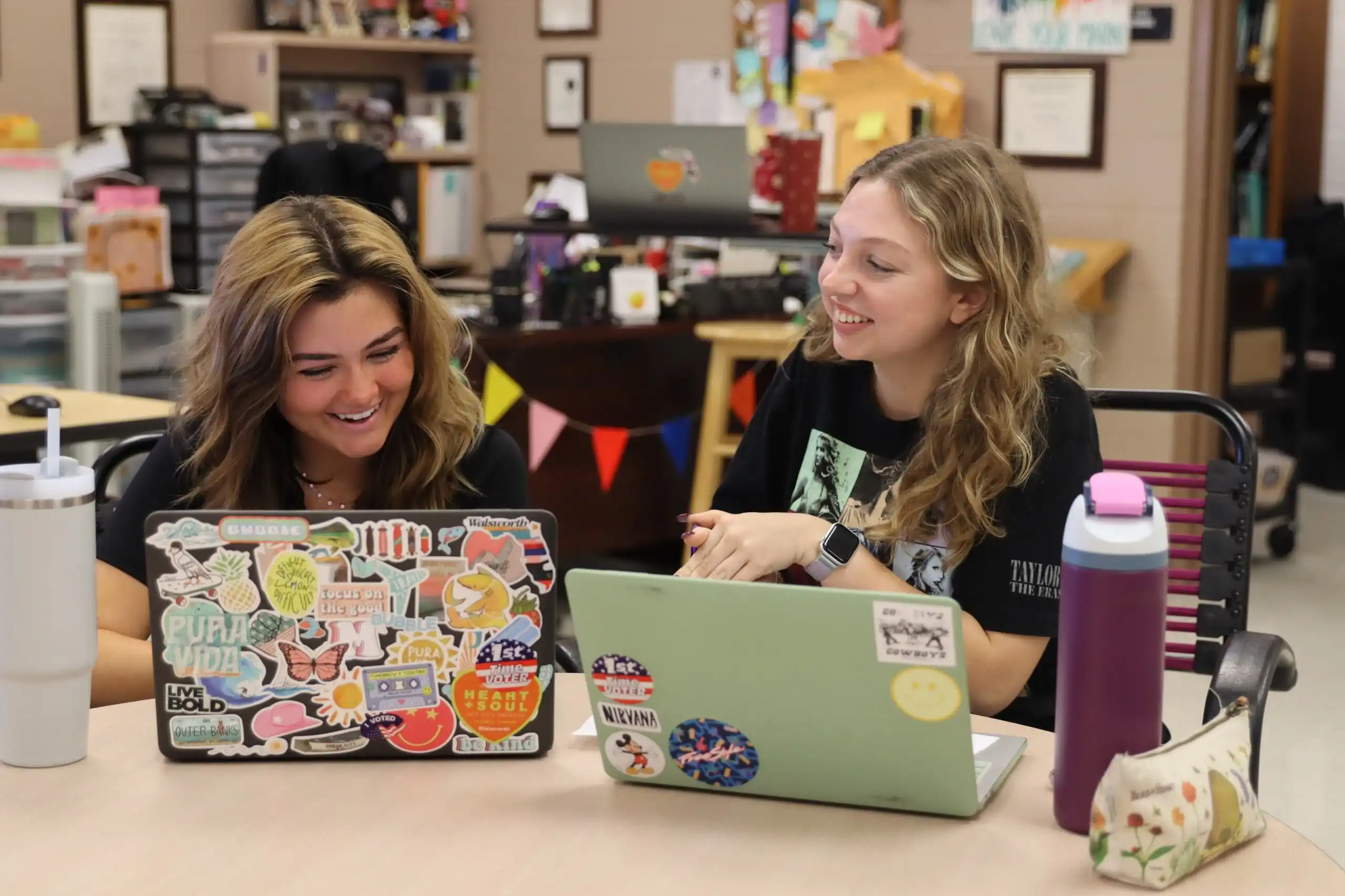 67e40e1bdaaba-MackenzieRendallandJaynaJacklinyearbooklife