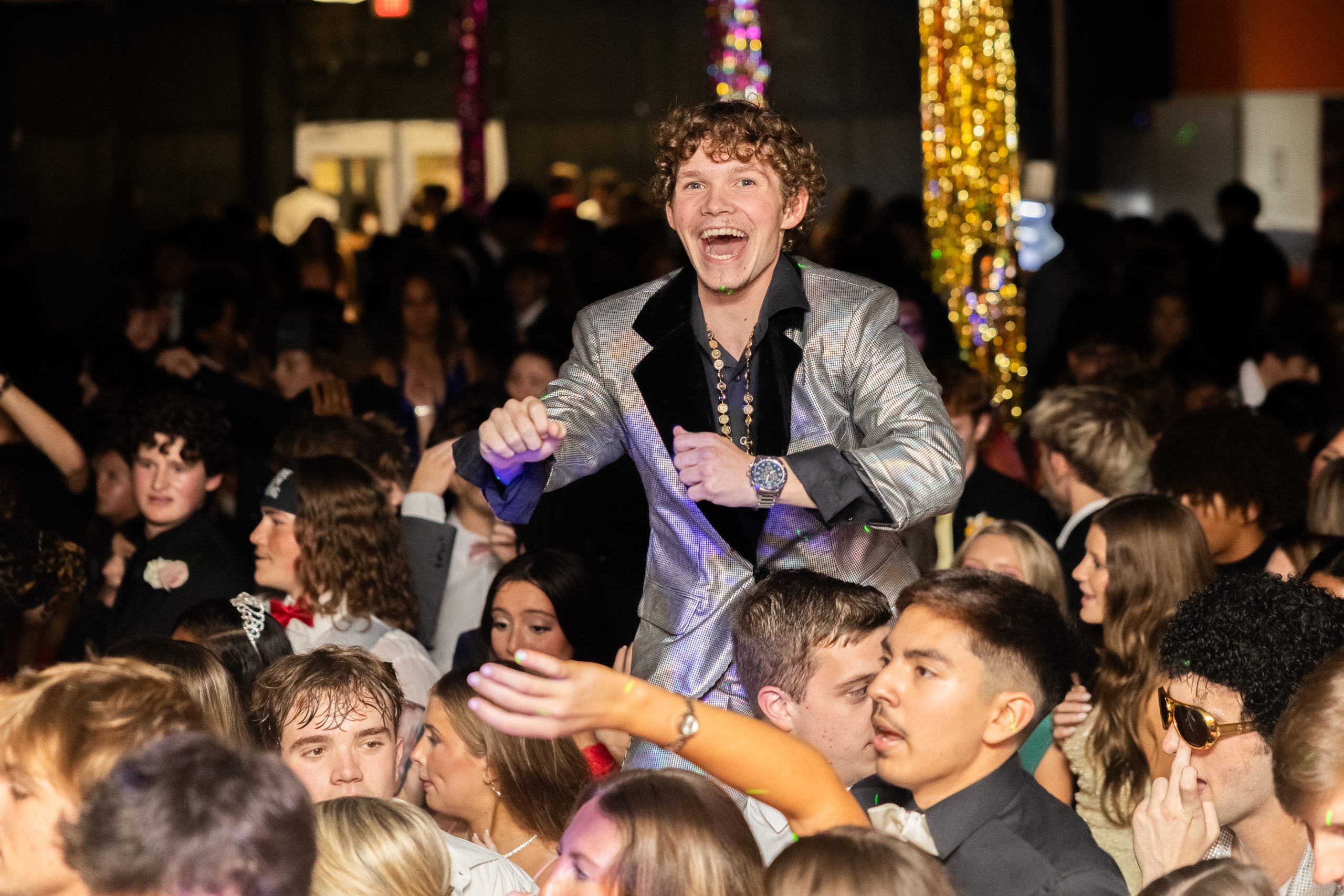 11614566702_10_18_HOCO_AD-33